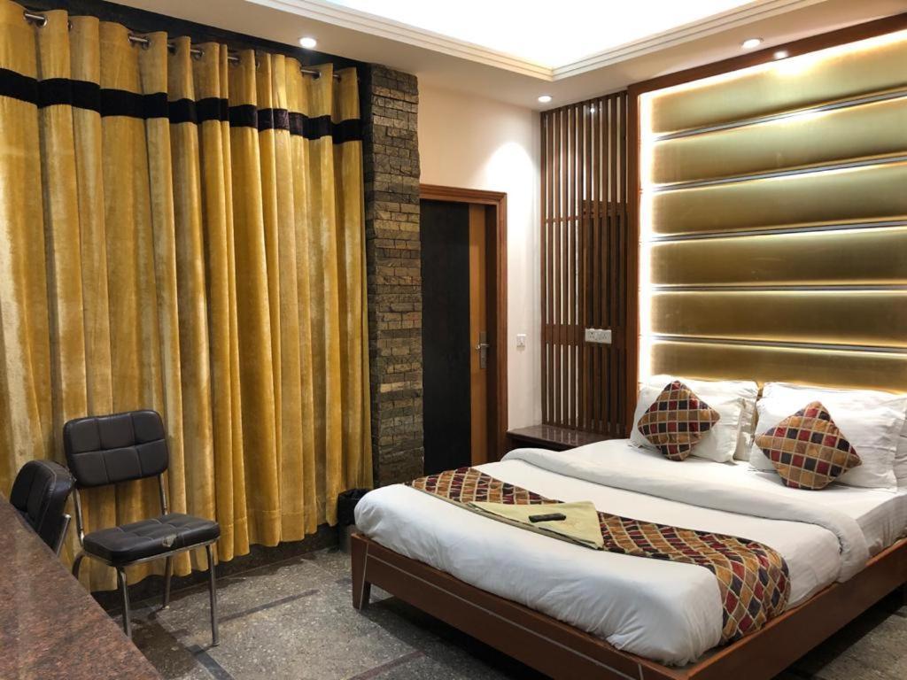 Stay @ 203 Noida Exterior photo